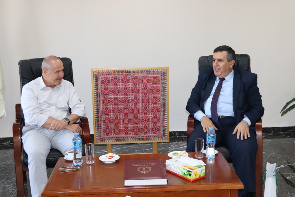 رئيس بلدية بيت لحم يستقبل وفداً برلمانياً سويسرياً