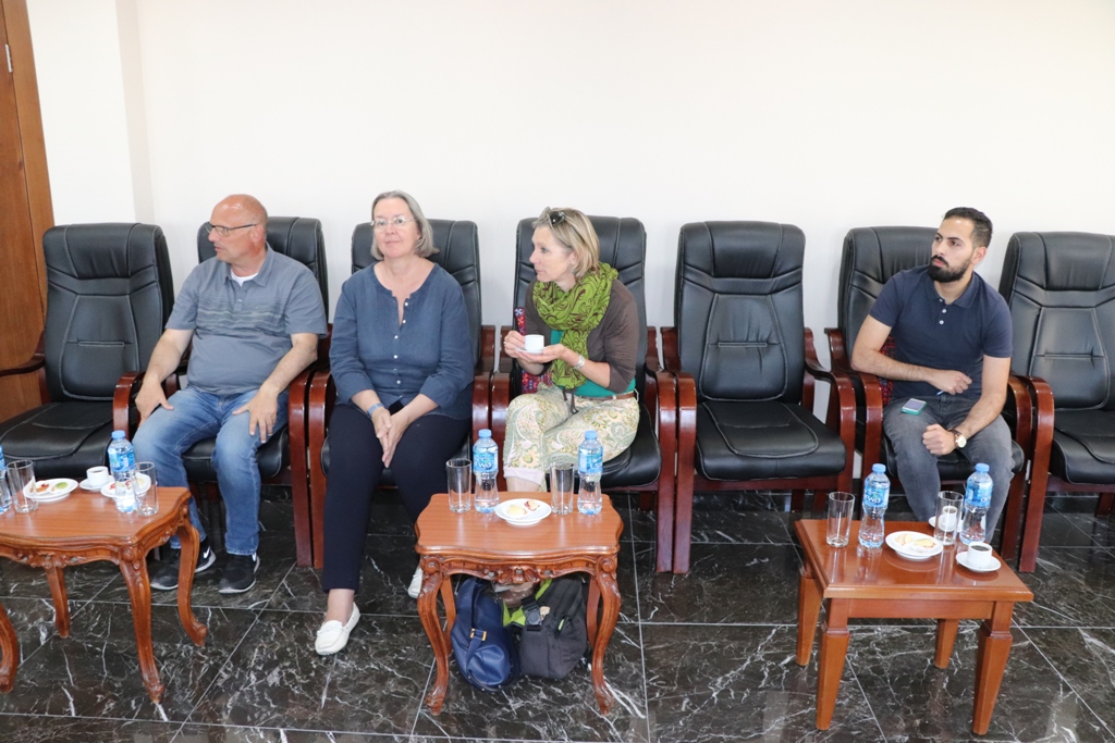 رئيس بلدية بيت لحم يستقبل وفداً برلمانياً سويسرياً