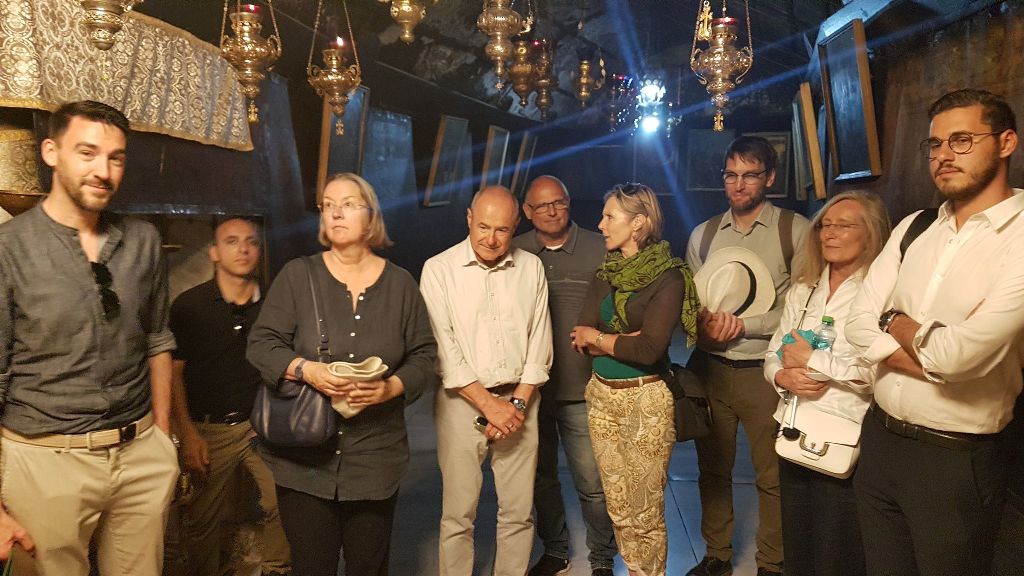 رئيس بلدية بيت لحم يستقبل وفداً برلمانياً سويسرياً