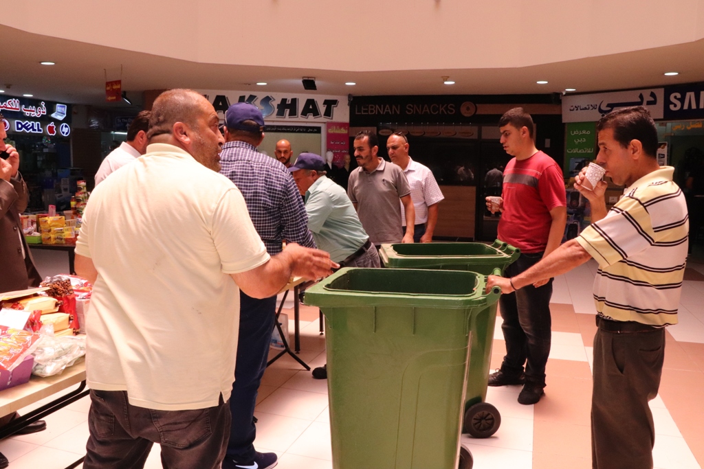 اتلاف مواد غذائية وتنظيف من قبل بلدية بيت لحم ‎