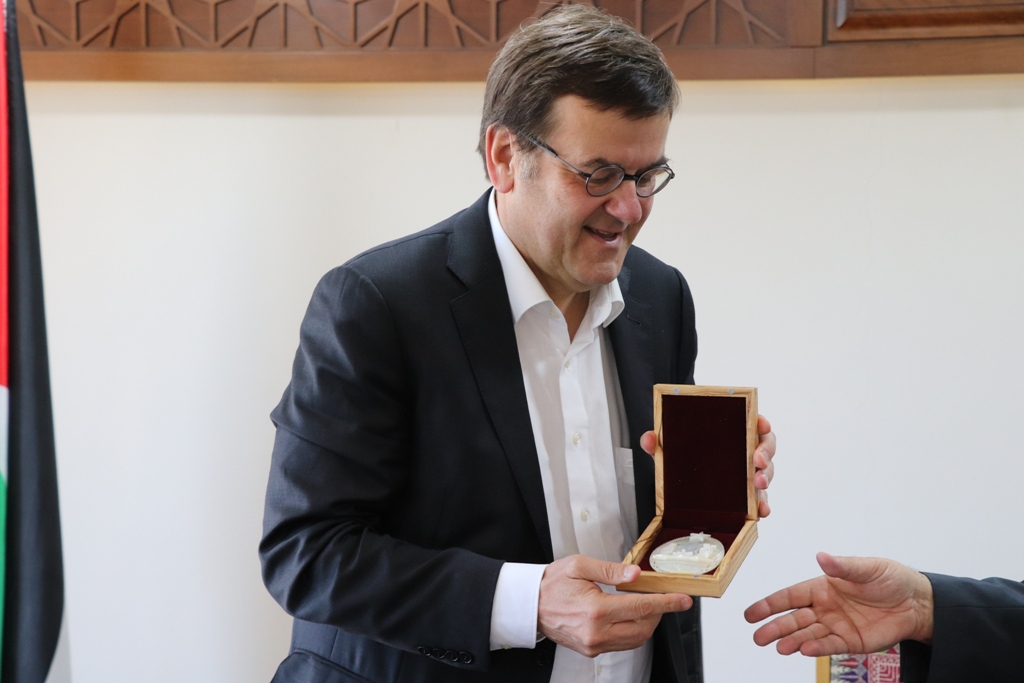 رئيس بلدية بيت لحم يستقبل رئيس بلدية الياج البلجيكية والوفد المرافق