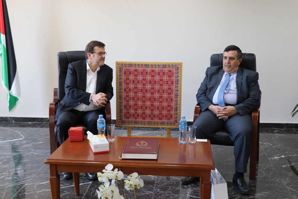 رئيس بلدية بيت لحم يستقبل رئيس بلدية الياج البلجيكية والوفد المرافق