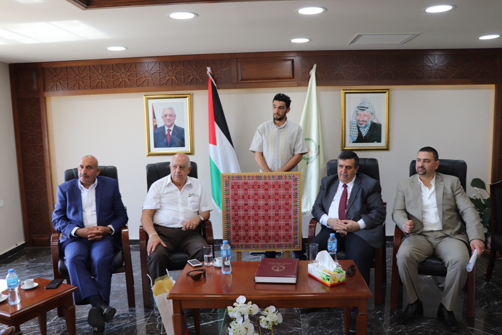 لقاء في بلدية بيت لحم مع عدد من شخصيات المحافظة  الإعتبارية من دول الإغتراب المشاركين في مؤتمر مغتربي أبناء محافظة بيت لحم الثاني