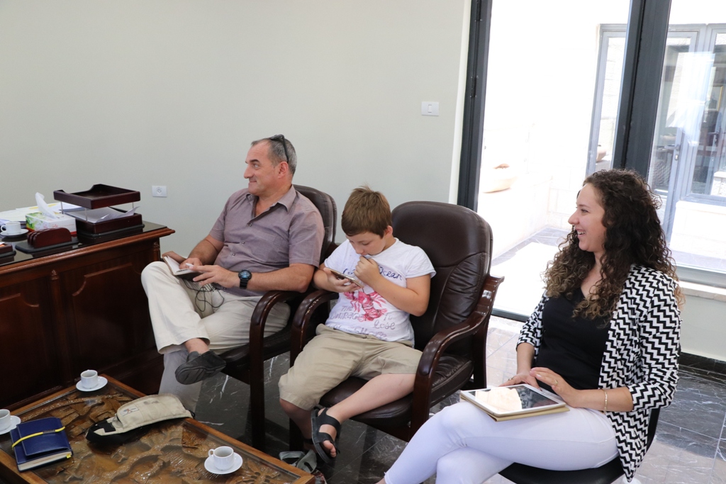 رئيس بلدية بيت لحم سلمان يستقبل الخبير الدولي في التراث الثقافي اندريان بهدف بحث التحضيرات لتوقيع اتفاقية توأمة بين مدينتي بيت لحم وبارما