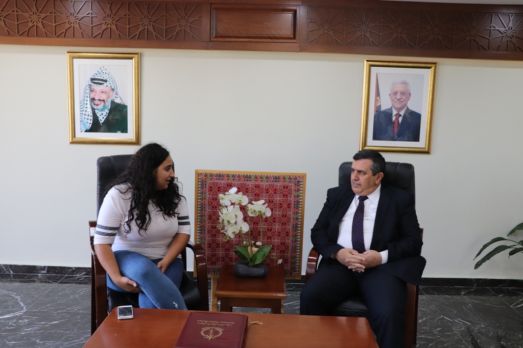 رئيس بلدية بيت لحم يستقبل وفداً من كاريتاس اسبانيا وكاريتاس القدس