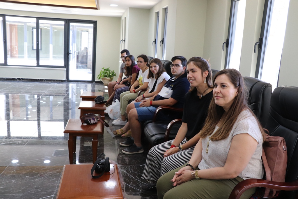 رئيس بلدية بيت لحم يستقبل وفداً من كاريتاس اسبانيا وكاريتاس القدس