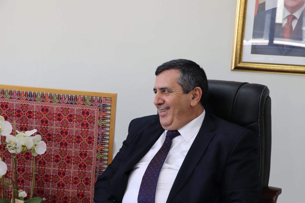 رئيس بلدية بيت لحم يستقبل وفداً من كاريتاس اسبانيا وكاريتاس القدس