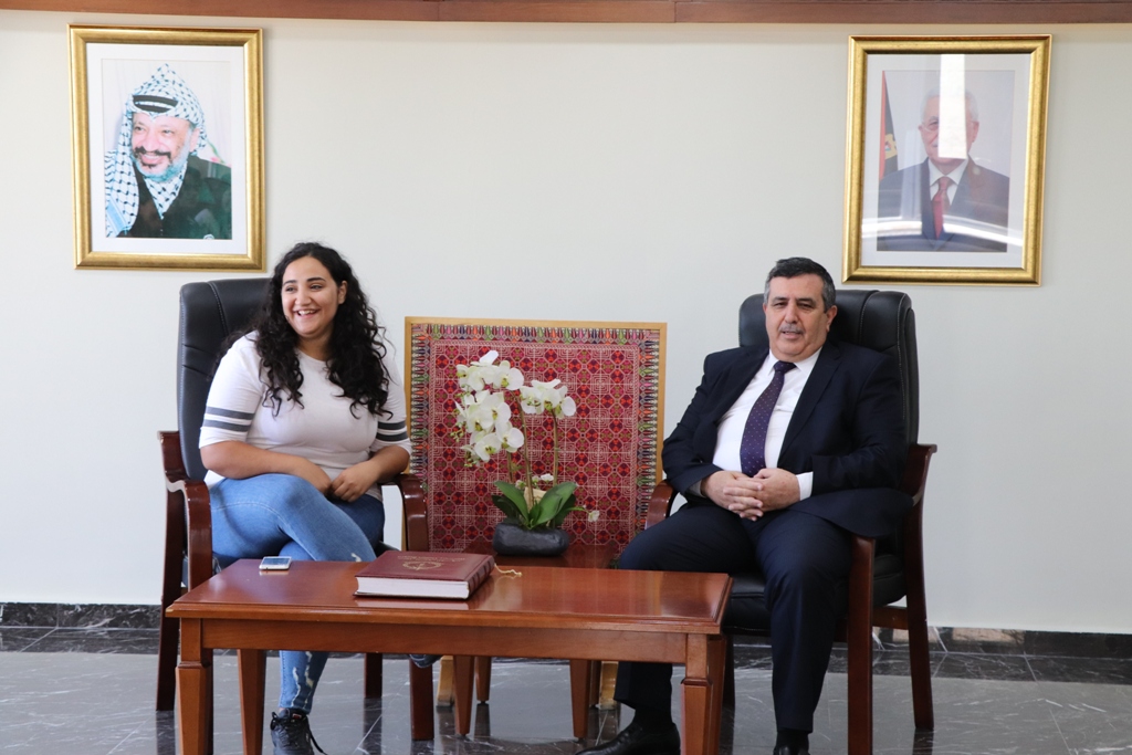 رئيس بلدية بيت لحم يستقبل وفداً من كاريتاس اسبانيا وكاريتاس القدس