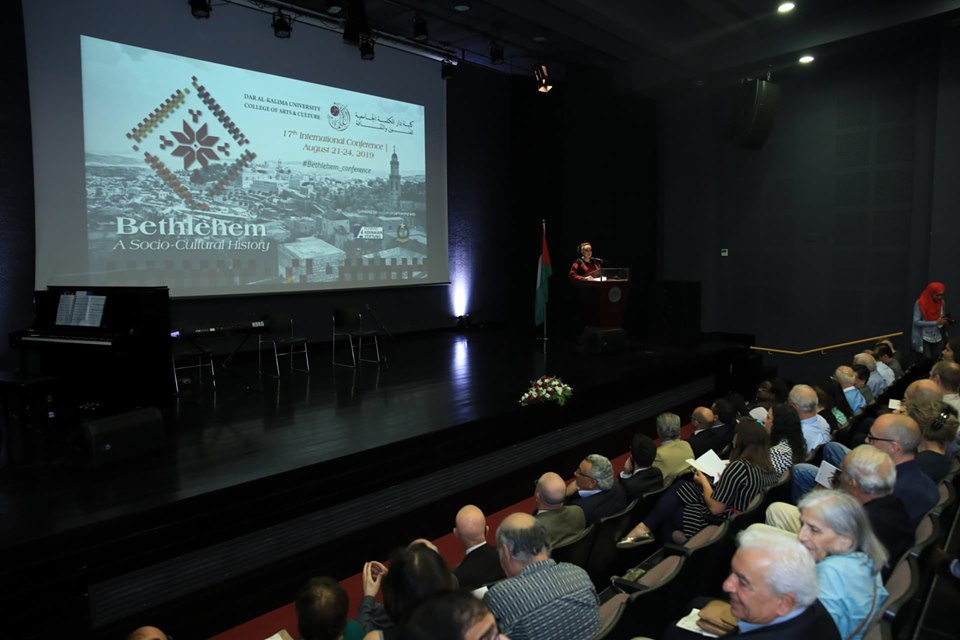 رئيس بلدية بيت لحم يشارك في الحفل الإفتتاحي لمؤتمر دار الكلمة الجامعية تحت عنوان بيت لحم: التاريخ الإجتماعي – الثقافي