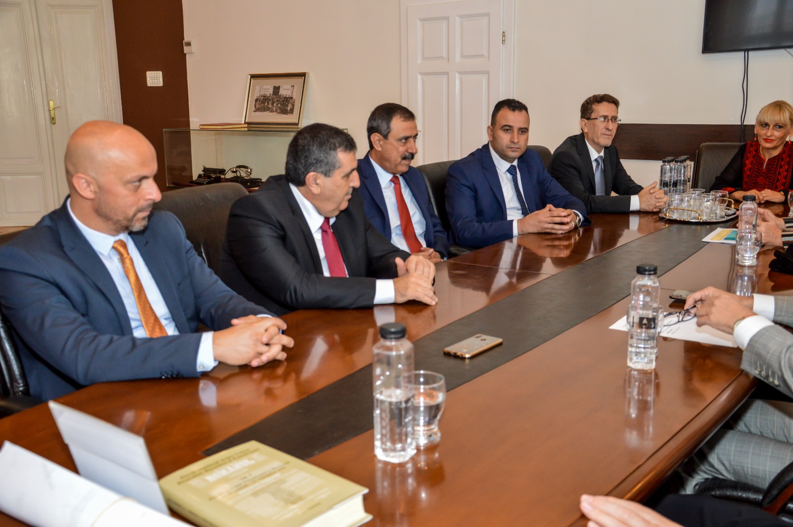 بهدف التعاون في مجالات السياحة والثقافة والفن والتعليم والرياضة والإقتصاد وغيرها  إتفاقية توأمة بين بلديتي بيت لحم وأراد الرومانية