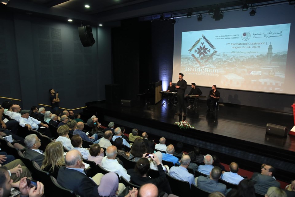 رئيس بلدية بيت لحم يشارك في الحفل الإفتتاحي لمؤتمر دار الكلمة الجامعية تحت عنوان بيت لحم: التاريخ الإجتماعي – الثقافي