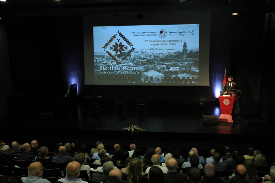 رئيس بلدية بيت لحم يشارك في الحفل الإفتتاحي لمؤتمر دار الكلمة الجامعية تحت عنوان بيت لحم: التاريخ الإجتماعي – الثقافي