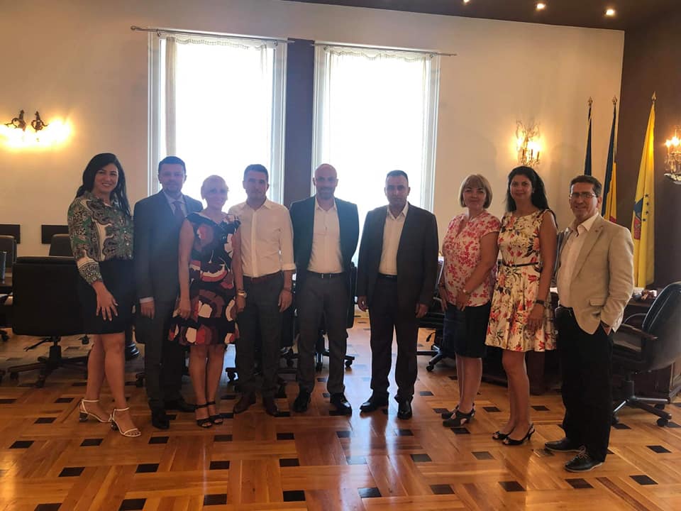 بهدف التعاون في مجالات السياحة والثقافة والفن والتعليم والرياضة والإقتصاد وغيرها  إتفاقية توأمة بين بلديتي بيت لحم وأراد الرومانية