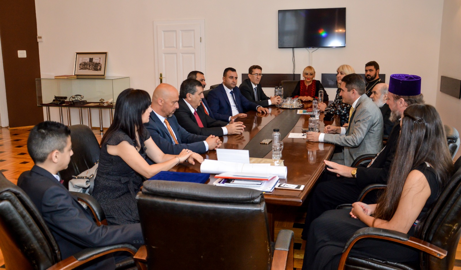 بهدف التعاون في مجالات السياحة والثقافة والفن والتعليم والرياضة والإقتصاد وغيرها  إتفاقية توأمة بين بلديتي بيت لحم وأراد الرومانية