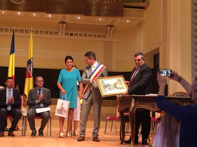 بهدف التعاون في مجالات السياحة والثقافة والفن والتعليم والرياضة والإقتصاد وغيرها  إتفاقية توأمة بين بلديتي بيت لحم وأراد الرومانية