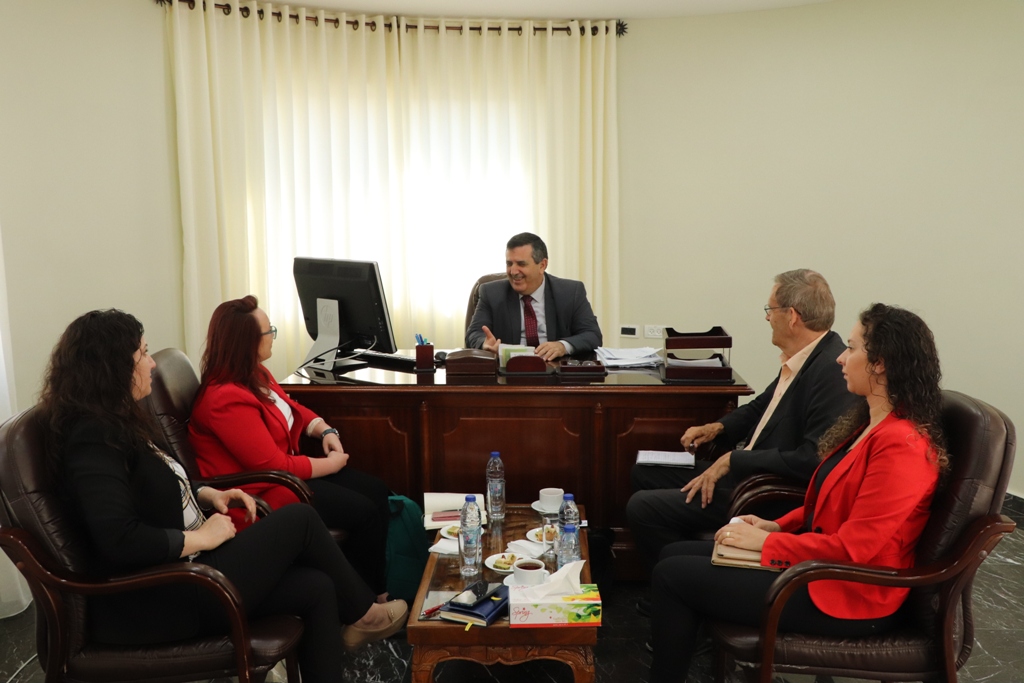 رئيس بلدية بيت لحم يستقبل عضو مجلس بلدية غلاسكو الأسكتلندية بهدف تفعيل علاقة التوأمة وبحث سبل تعاون جديد