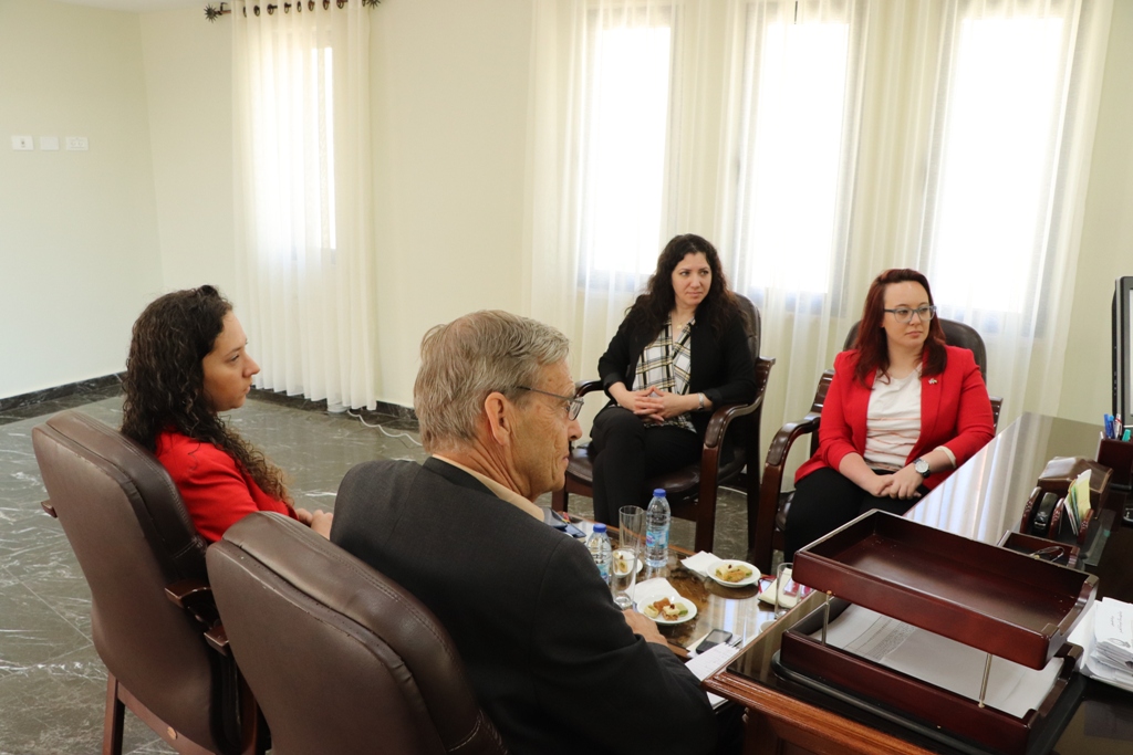 رئيس بلدية بيت لحم يستقبل عضو مجلس بلدية غلاسكو الأسكتلندية بهدف تفعيل علاقة التوأمة وبحث سبل تعاون جديد