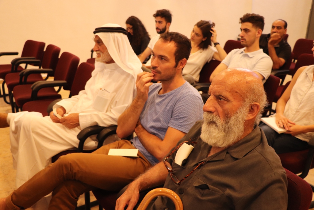 في إطار إتفاقية التعاون بين بلديتي بيت لحم وباريس ورشة عمل تحت عنوان (ساحة المهد) في مركز السلام