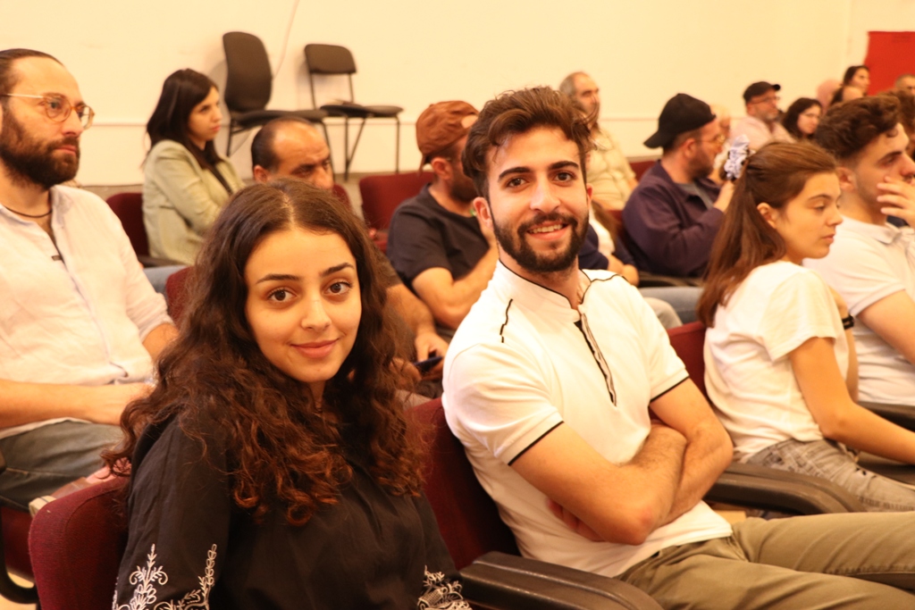 في إطار إتفاقية التعاون بين بلديتي بيت لحم وباريس ورشة عمل تحت عنوان (ساحة المهد) في مركز السلام