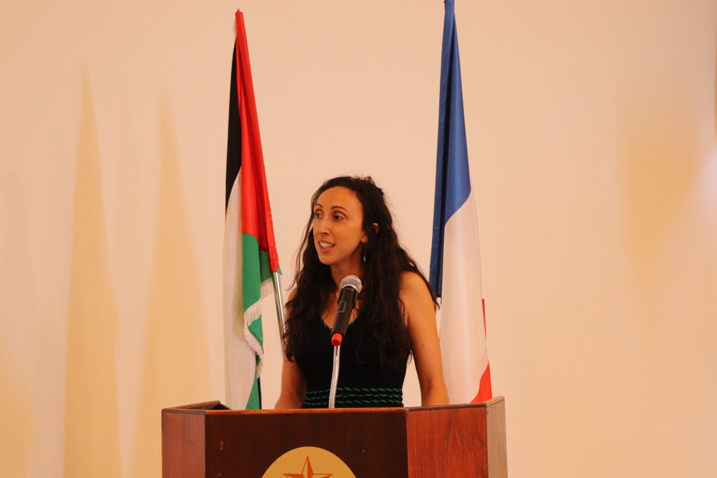 في إطار إتفاقية التعاون بين بلديتي بيت لحم وباريس ورشة عمل تحت عنوان (ساحة المهد) في مركز السلام