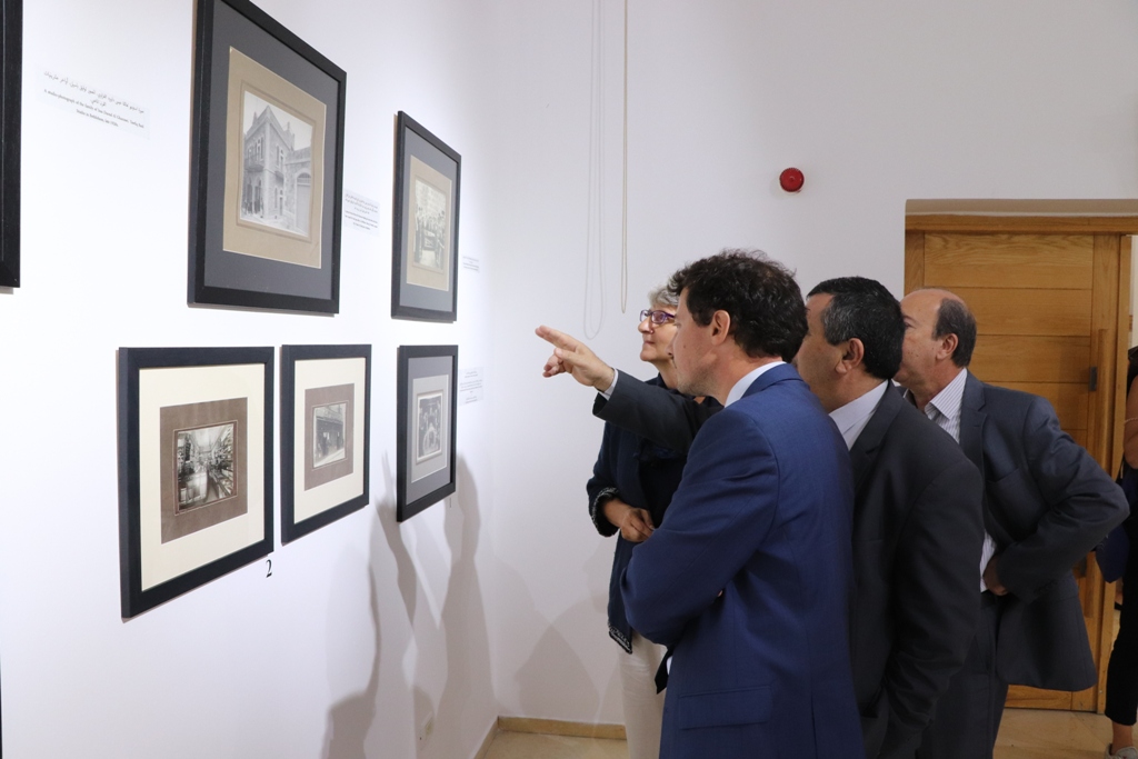 في إطار إتفاقية التعاون بين بلديتي بيت لحم وباريس ورشة عمل تحت عنوان (ساحة المهد) في مركز السلام