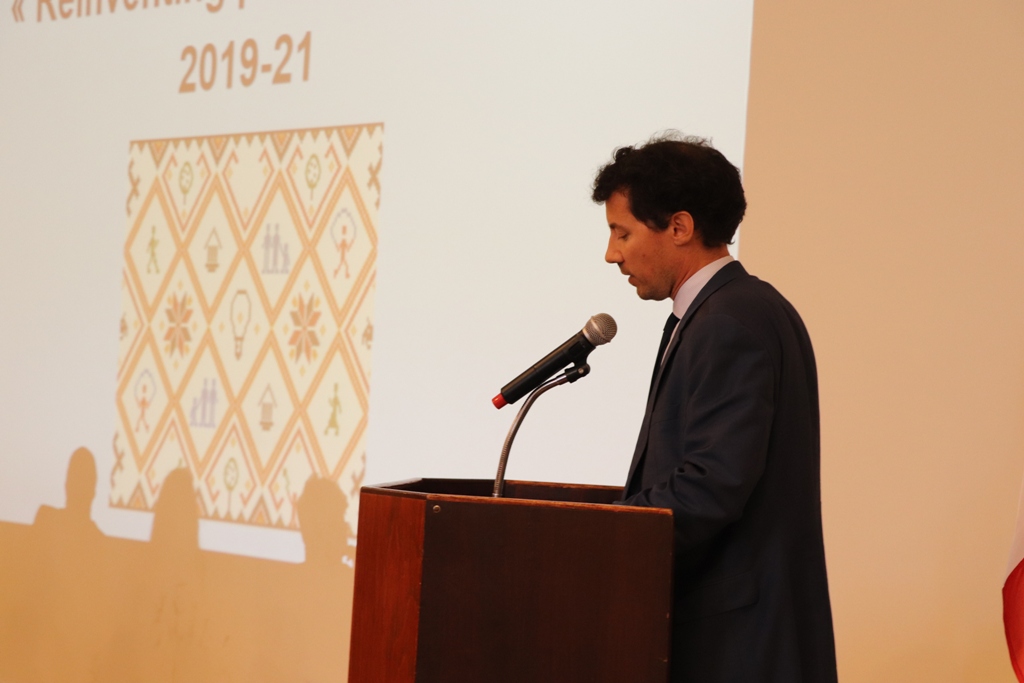 في إطار إتفاقية التعاون بين بلديتي بيت لحم وباريس ورشة عمل تحت عنوان (ساحة المهد) في مركز السلام