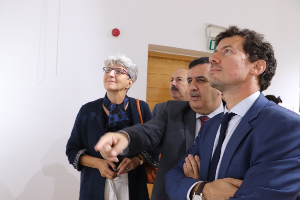 في إطار إتفاقية التعاون بين بلديتي بيت لحم وباريس ورشة عمل تحت عنوان (ساحة المهد) في مركز السلام