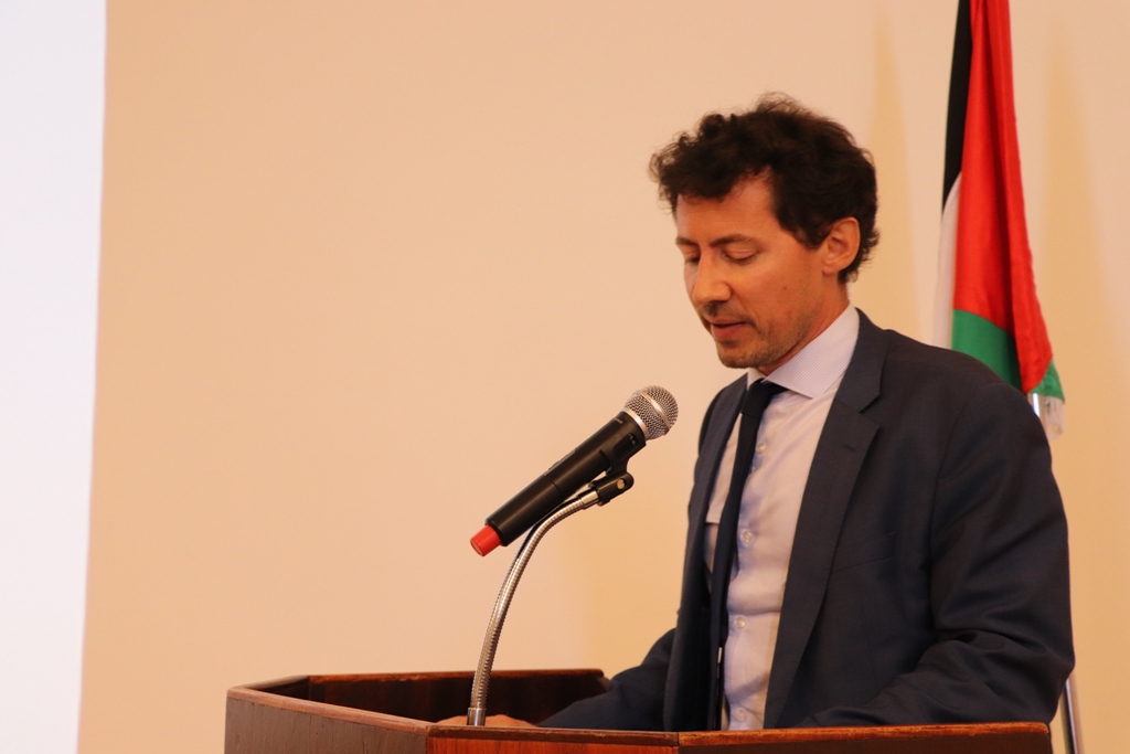 في إطار إتفاقية التعاون بين بلديتي بيت لحم وباريس ورشة عمل تحت عنوان (ساحة المهد) في مركز السلام