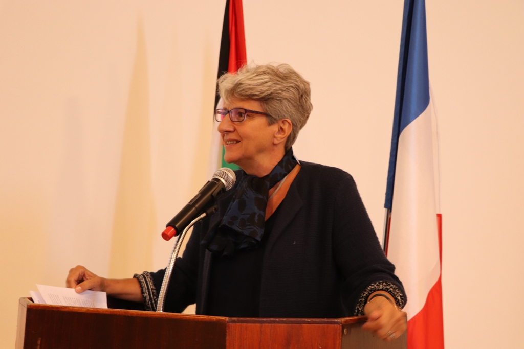 في إطار إتفاقية التعاون بين بلديتي بيت لحم وباريس ورشة عمل تحت عنوان (ساحة المهد) في مركز السلام