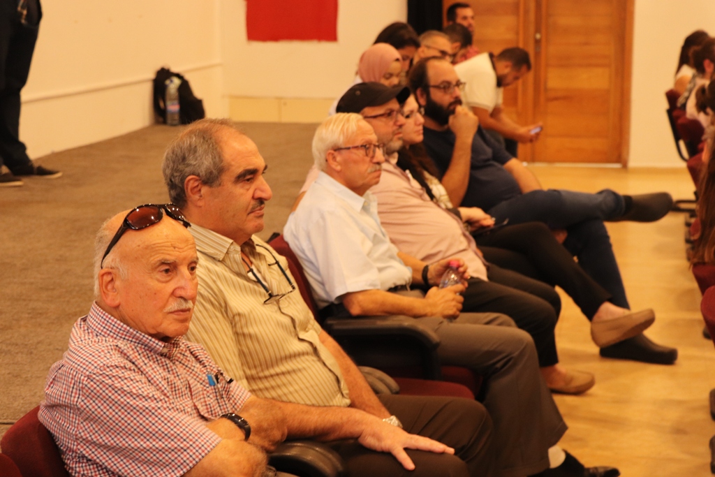 في إطار إتفاقية التعاون بين بلديتي بيت لحم وباريس ورشة عمل تحت عنوان (ساحة المهد) في مركز السلام