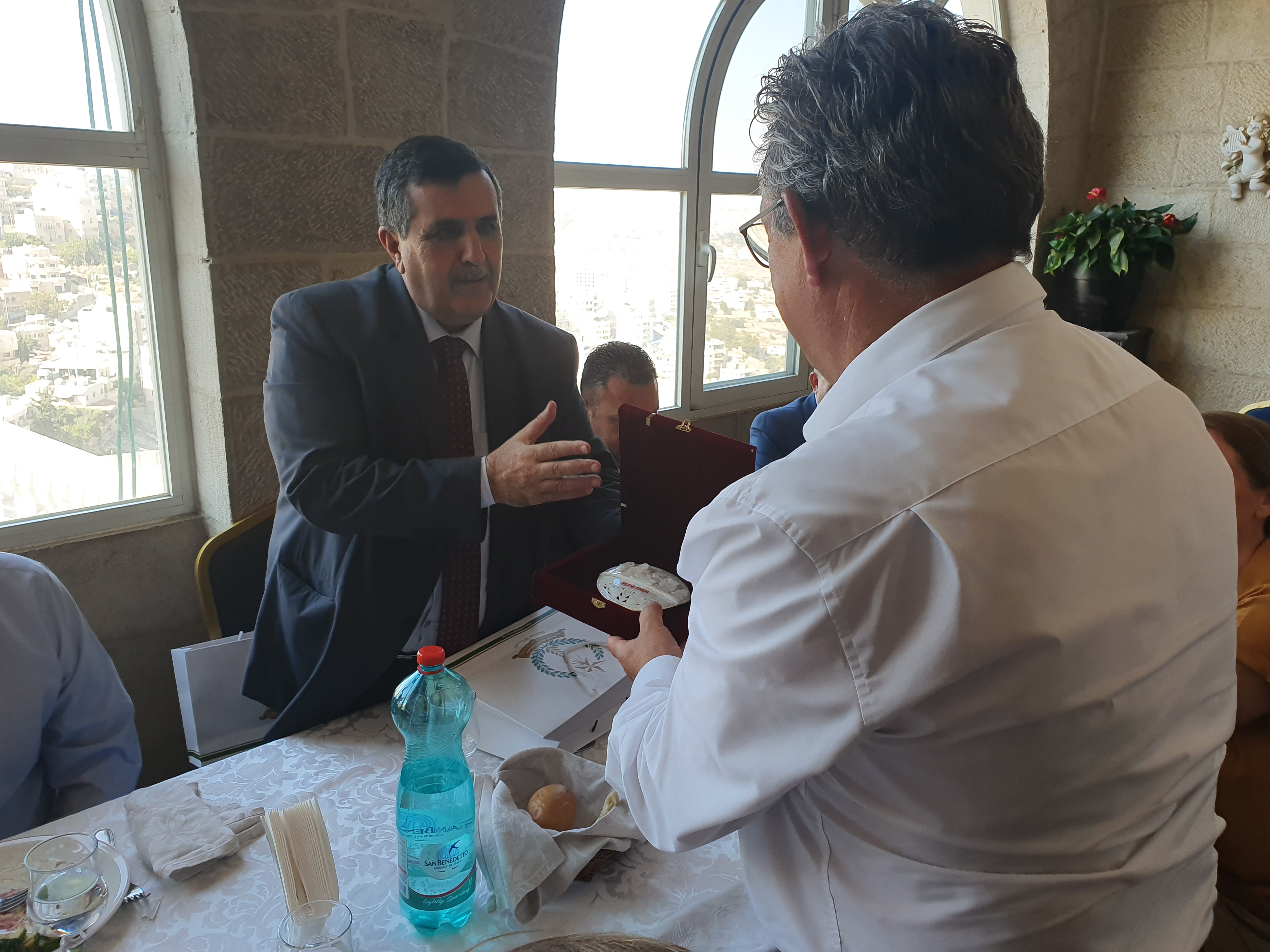 سلمان وحنانيا يستقبلان رئيسي بلديتي بروج وهاوثلست البلجيكيتين