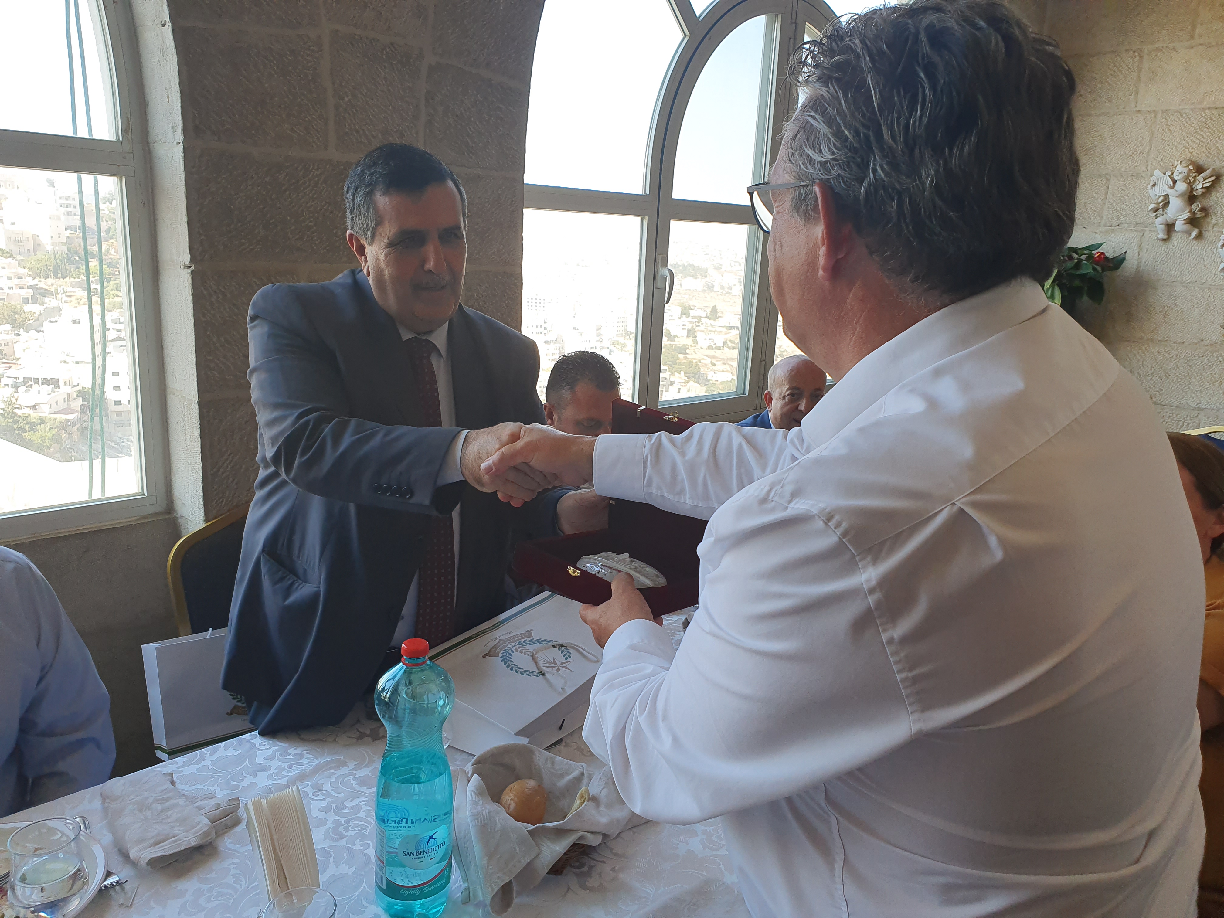 سلمان وحنانيا يستقبلان رئيسي بلديتي بروج وهاوثلست البلجيكيتين