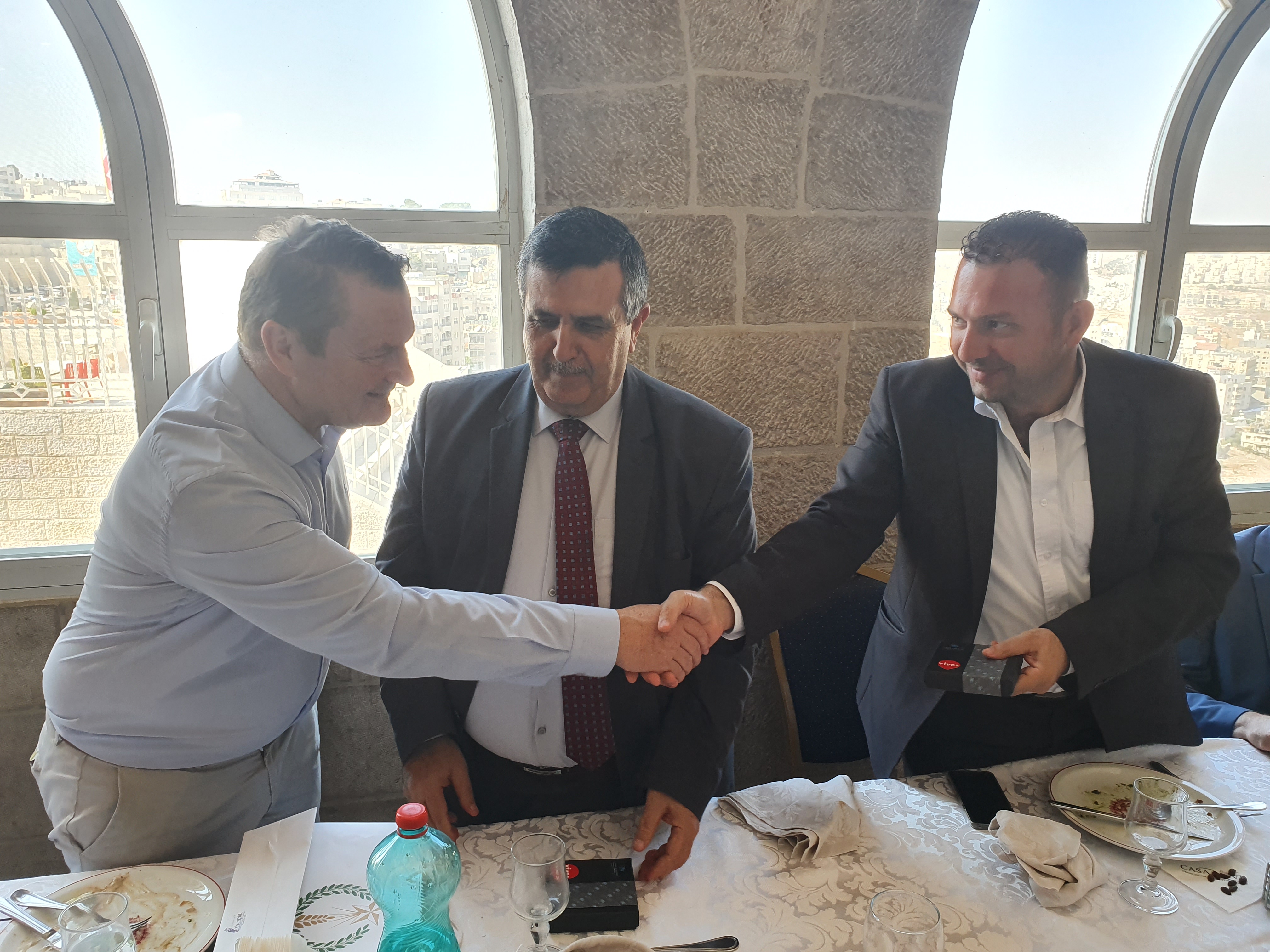 سلمان وحنانيا يستقبلان رئيسي بلديتي بروج وهاوثلست البلجيكيتين