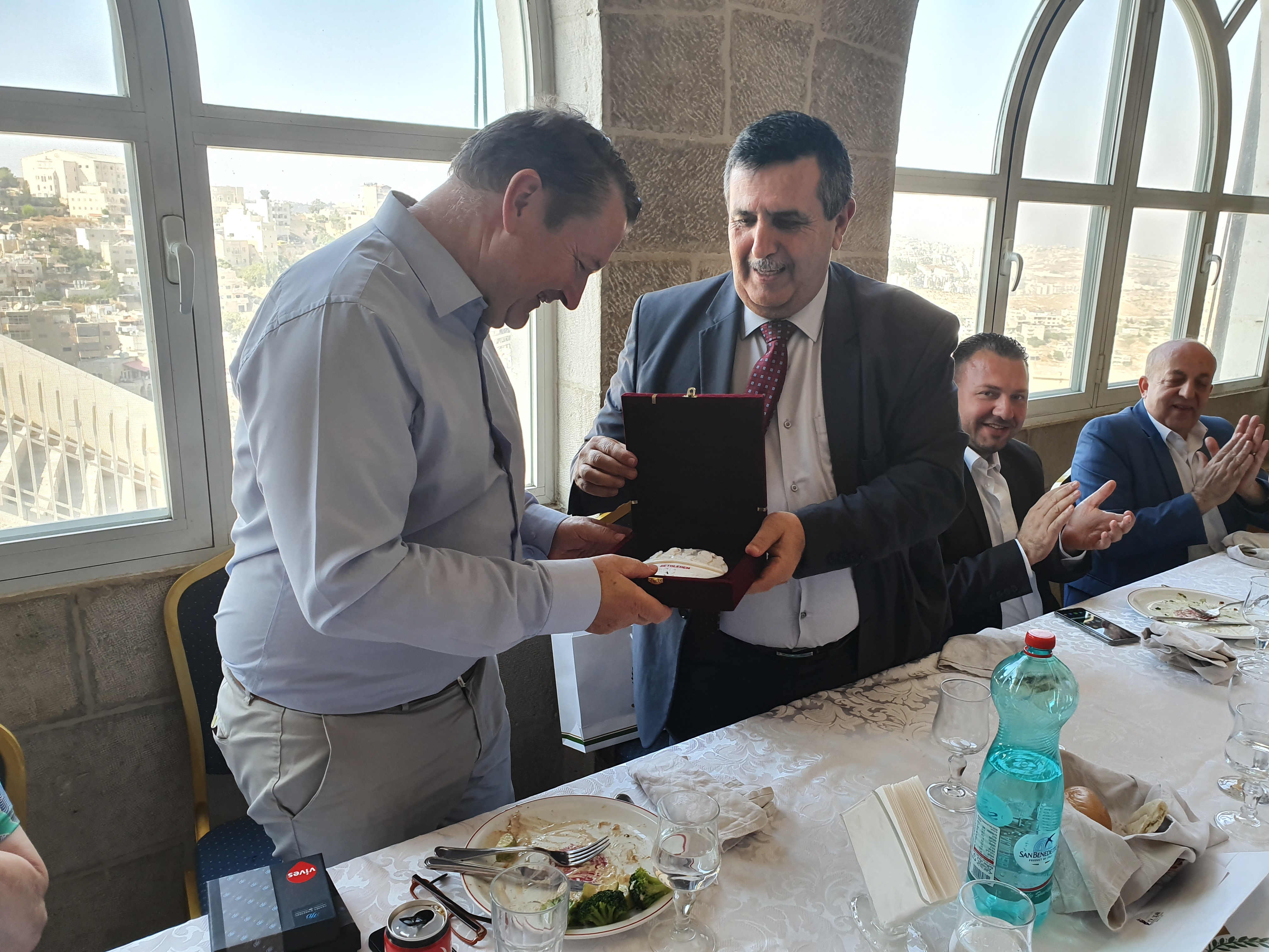 سلمان وحنانيا يستقبلان رئيسي بلديتي بروج وهاوثلست البلجيكيتين