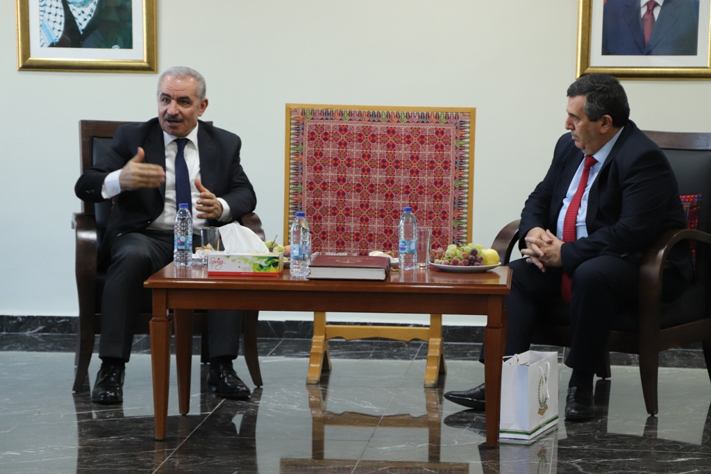 رئيس الوزراء في زيارة لبلدية بيت لحم ومناقشة لمواضيع هامة مع رئيس البلدية