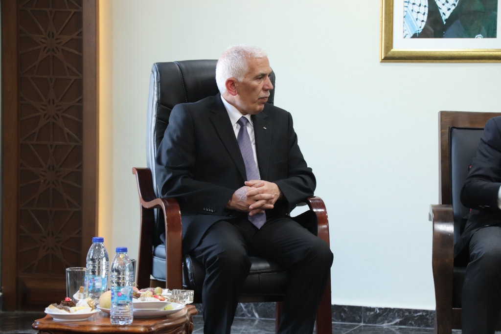 رئيس الوزراء في زيارة لبلدية بيت لحم ومناقشة لمواضيع هامة مع رئيس البلدية