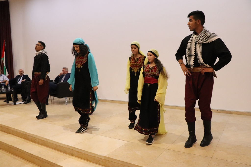 في إطار إتفاقية التوأمة بين بلديتي بيت لحم وكولونيا  توقيع إتفاقية للتبرع بعشر دراجات هوائية لمدينة بيت لحم