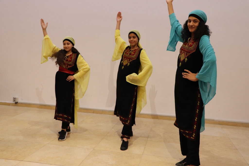 في إطار إتفاقية التوأمة بين بلديتي بيت لحم وكولونيا  توقيع إتفاقية للتبرع بعشر دراجات هوائية لمدينة بيت لحم