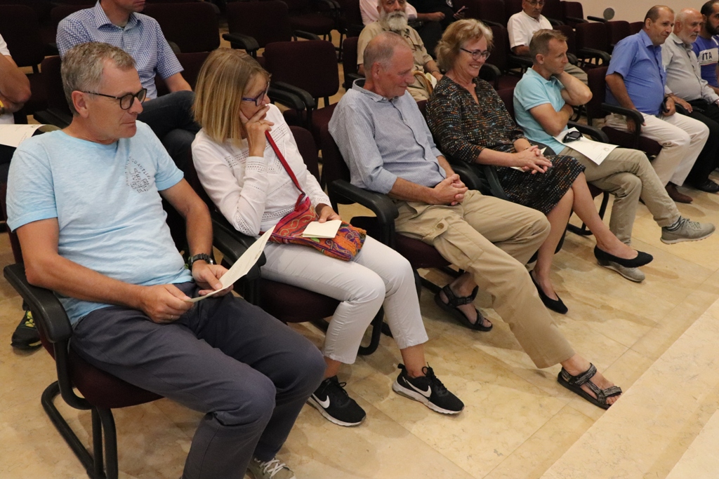 في إطار إتفاقية التوأمة بين بلديتي بيت لحم وكولونيا  توقيع إتفاقية للتبرع بعشر دراجات هوائية لمدينة بيت لحم