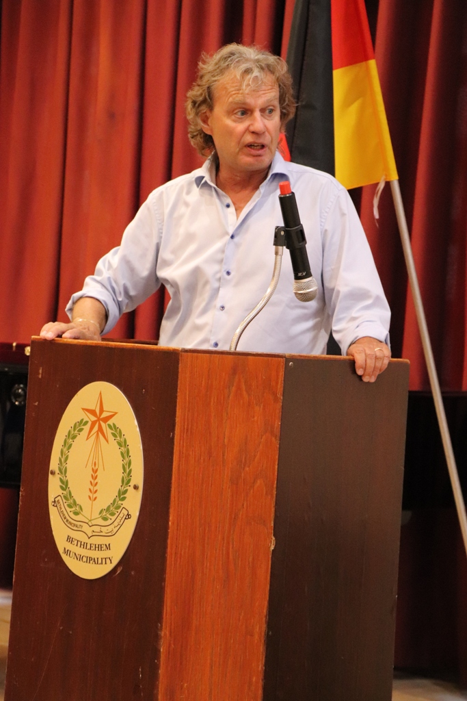 في إطار إتفاقية التوأمة بين بلديتي بيت لحم وكولونيا  توقيع إتفاقية للتبرع بعشر دراجات هوائية لمدينة بيت لحم