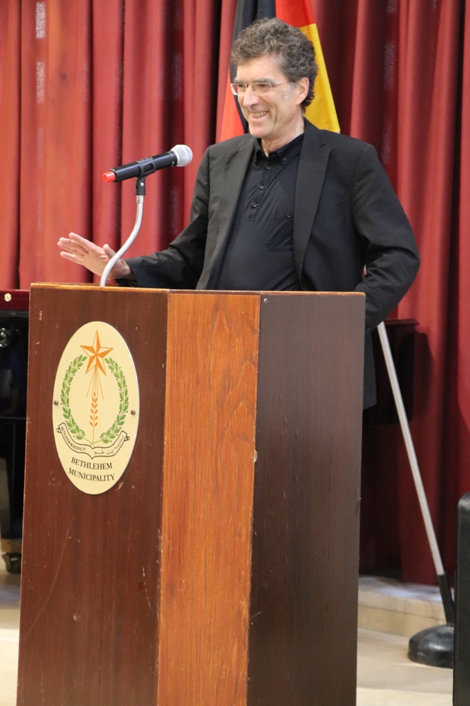 في إطار إتفاقية التوأمة بين بلديتي بيت لحم وكولونيا  توقيع إتفاقية للتبرع بعشر دراجات هوائية لمدينة بيت لحم