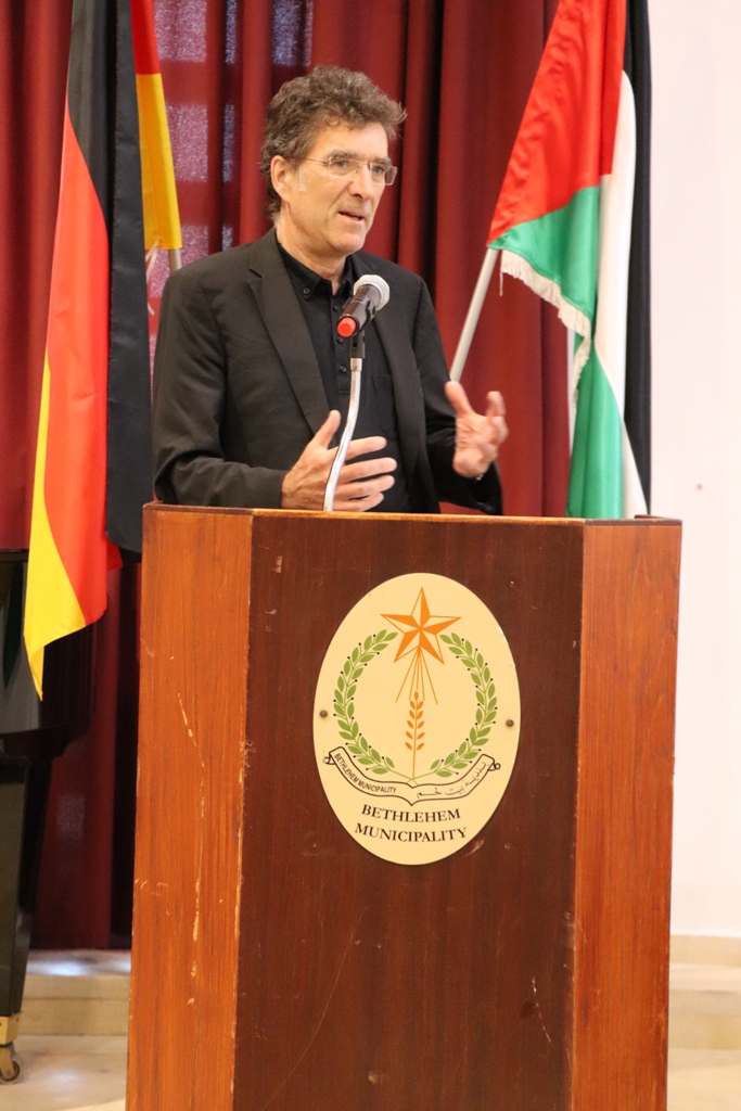 في إطار إتفاقية التوأمة بين بلديتي بيت لحم وكولونيا  توقيع إتفاقية للتبرع بعشر دراجات هوائية لمدينة بيت لحم