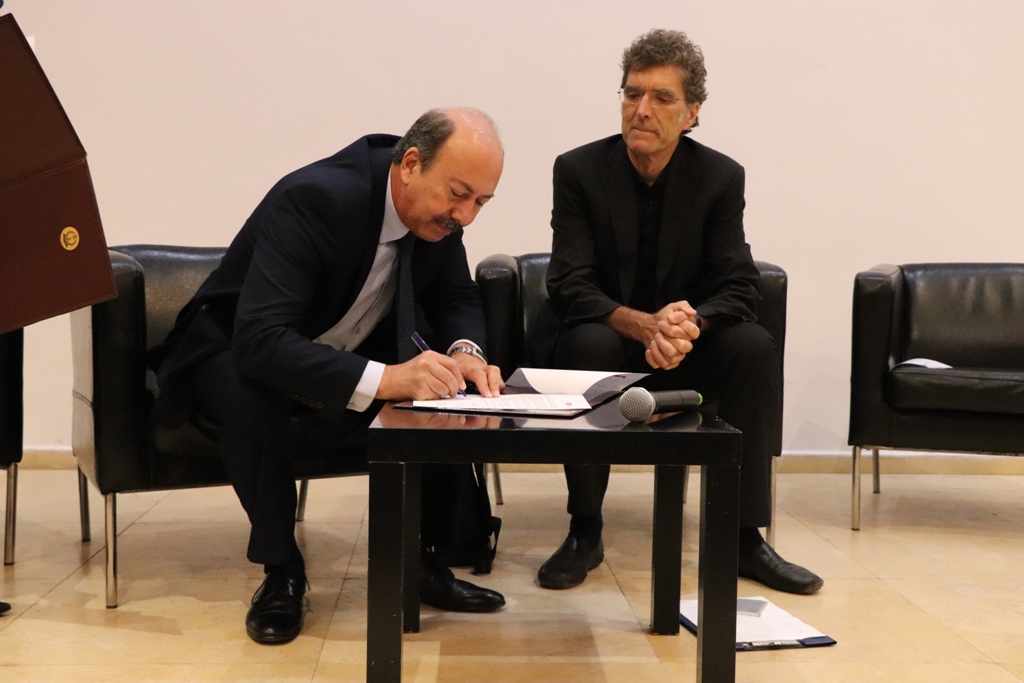 في إطار إتفاقية التوأمة بين بلديتي بيت لحم وكولونيا  توقيع إتفاقية للتبرع بعشر دراجات هوائية لمدينة بيت لحم