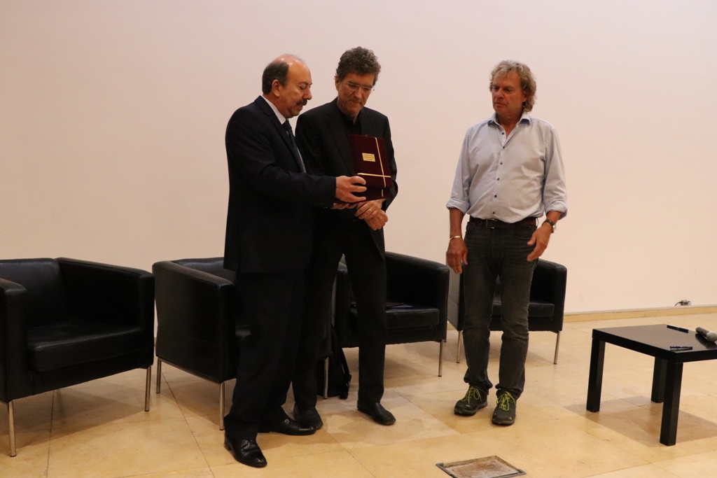 في إطار إتفاقية التوأمة بين بلديتي بيت لحم وكولونيا  توقيع إتفاقية للتبرع بعشر دراجات هوائية لمدينة بيت لحم