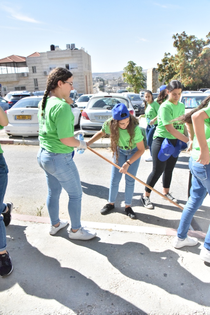 حملة اليوم العالمي للنظافة في محافظة بيت لحم تنطلق من ساحة المهد تحت شعار بيت لحم نظيفة وخضراء