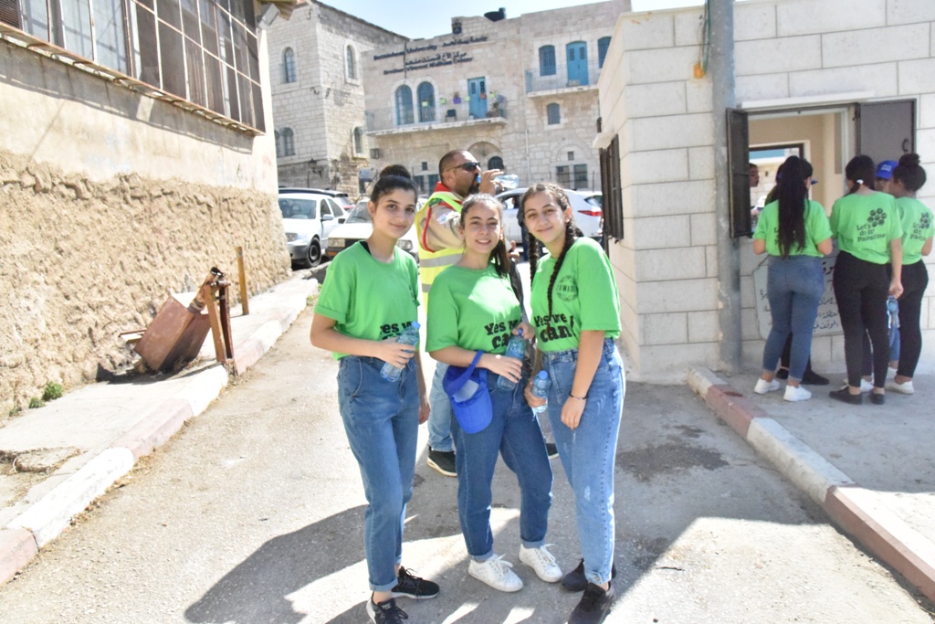 حملة اليوم العالمي للنظافة في محافظة بيت لحم تنطلق من ساحة المهد تحت شعار بيت لحم نظيفة وخضراء