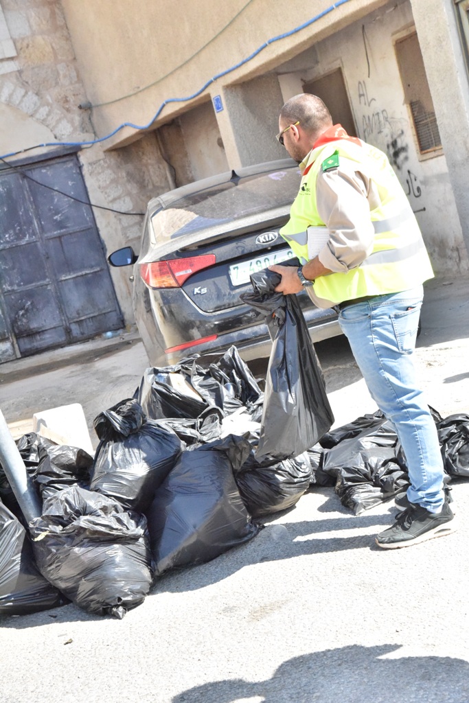 حملة اليوم العالمي للنظافة في محافظة بيت لحم تنطلق من ساحة المهد تحت شعار بيت لحم نظيفة وخضراء