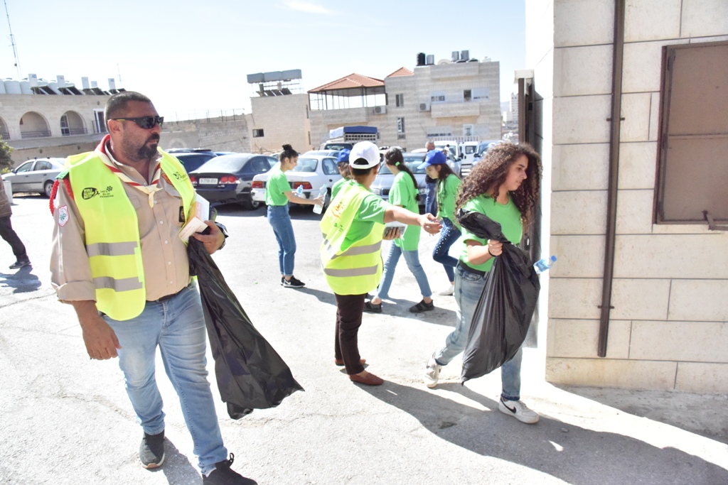 حملة اليوم العالمي للنظافة في محافظة بيت لحم تنطلق من ساحة المهد تحت شعار بيت لحم نظيفة وخضراء