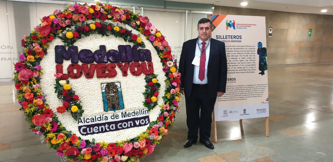 رئيس بلدية بيت لحم يشارك كمتحدث في المؤتمر الدولي الرابع للمدن التعليمية في كولومبيا