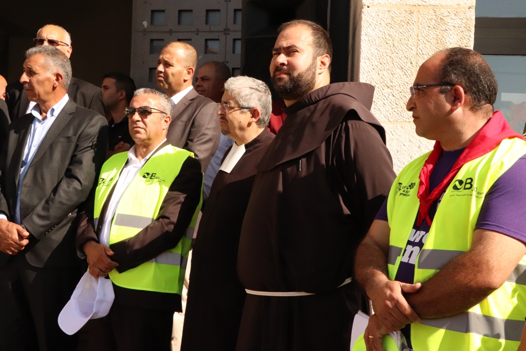 حملة اليوم العالمي للنظافة في محافظة بيت لحم تنطلق من ساحة المهد تحت شعار بيت لحم نظيفة وخضراء